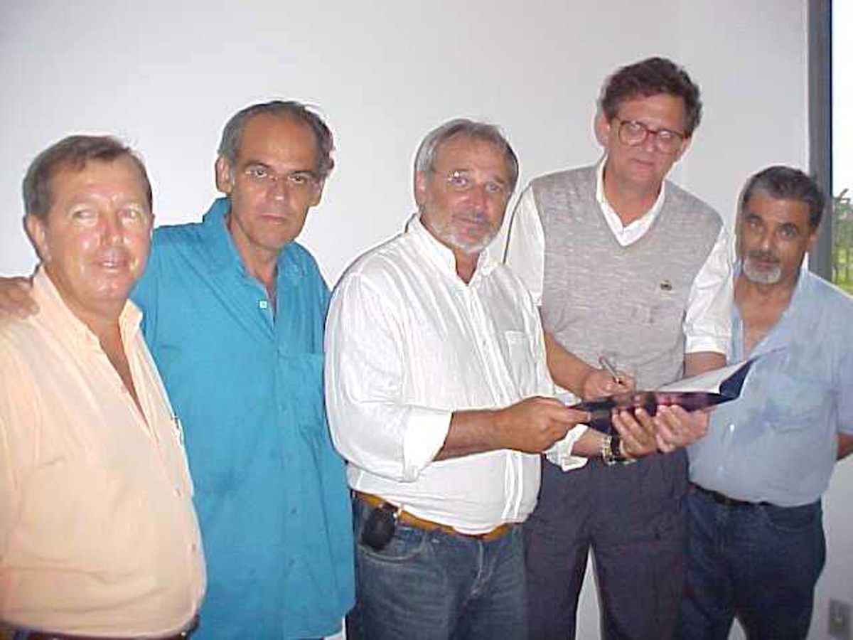 Deputado Pedro Tobias participa de solenidade de entrega de casas populares<a style='float:right;color:#ccc' href='https://www3.al.sp.gov.br/repositorio/noticia/03-2008/Ptobias -  Apartamentos em Bauru 2.jpg' target=_blank><i class='bi bi-zoom-in'></i> Clique para ver a imagem </a>